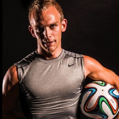 Hi There ! For 3 years I am a passionate Freestyle Footballer ... Day after day I am to expand on the football field at my ball feel and successes you see!