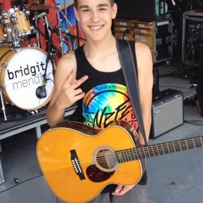 main account is @kayywhitesides ! the purpose of this account is to make you smile because i know you worked hard on your jacob follow❤️