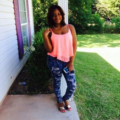 I'm a girl who love's to dance, sing, nd everyone in my life. Follow me nd I'll follow back.