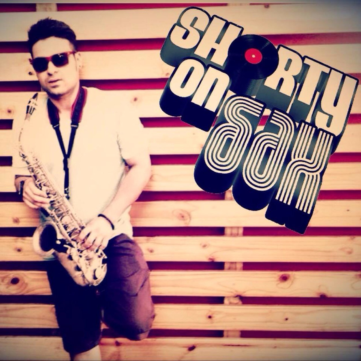 HOUSE DJ-SAXOPHONIST-PRODUCER
