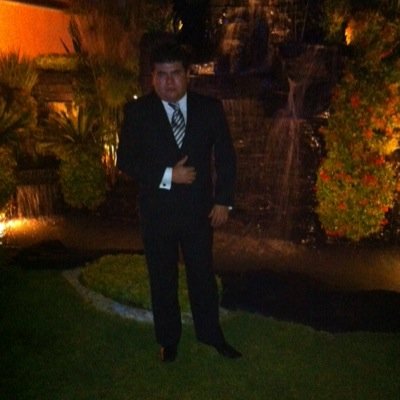 Abogado, pasión por la música, hombre de familia.