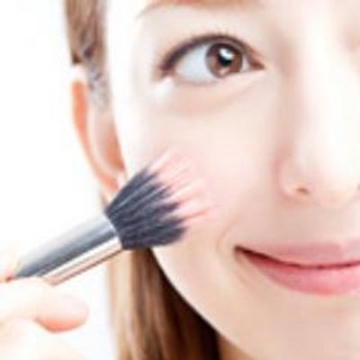 メイクの簡単裏技 究極のアンチエイジングクリーム 皮膚科で良く処方される ヒルドイド は アンチエイジングにとっても効果があるんだって 乾燥肌はもちろん クマやほうれい線にも効果があるみたい 乳液代わりに使っているナースさんもいるん