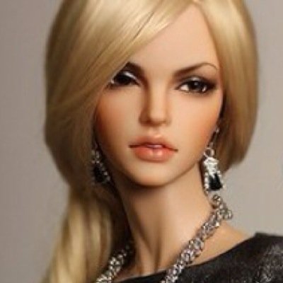Люблю конфеты , цветы и котиков....)