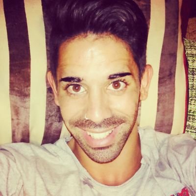 -Divertido -Zimpatico -Respetuoso -Sincero -Cariñoso -Humilde -Deportista -Amigo de mis amigos
Si quieres qe te respeten hay qe aprender primero a respetar=D