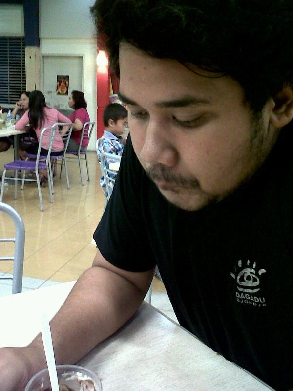 #CreativeDesigner , #Drummer @TheStrayDog , CP: 2A458150 , Publict Relations In One Of famous Bank In Indonesia