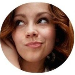 Helsinkiläinen nuori nainen, joka bloggaa, nauttii  perhe-elämästä ja rakastaa syksyä. :)

Blogit osoitteissa:
http://t.co/XqwEvDxo01
http://t.co/xlWUNz6ACL