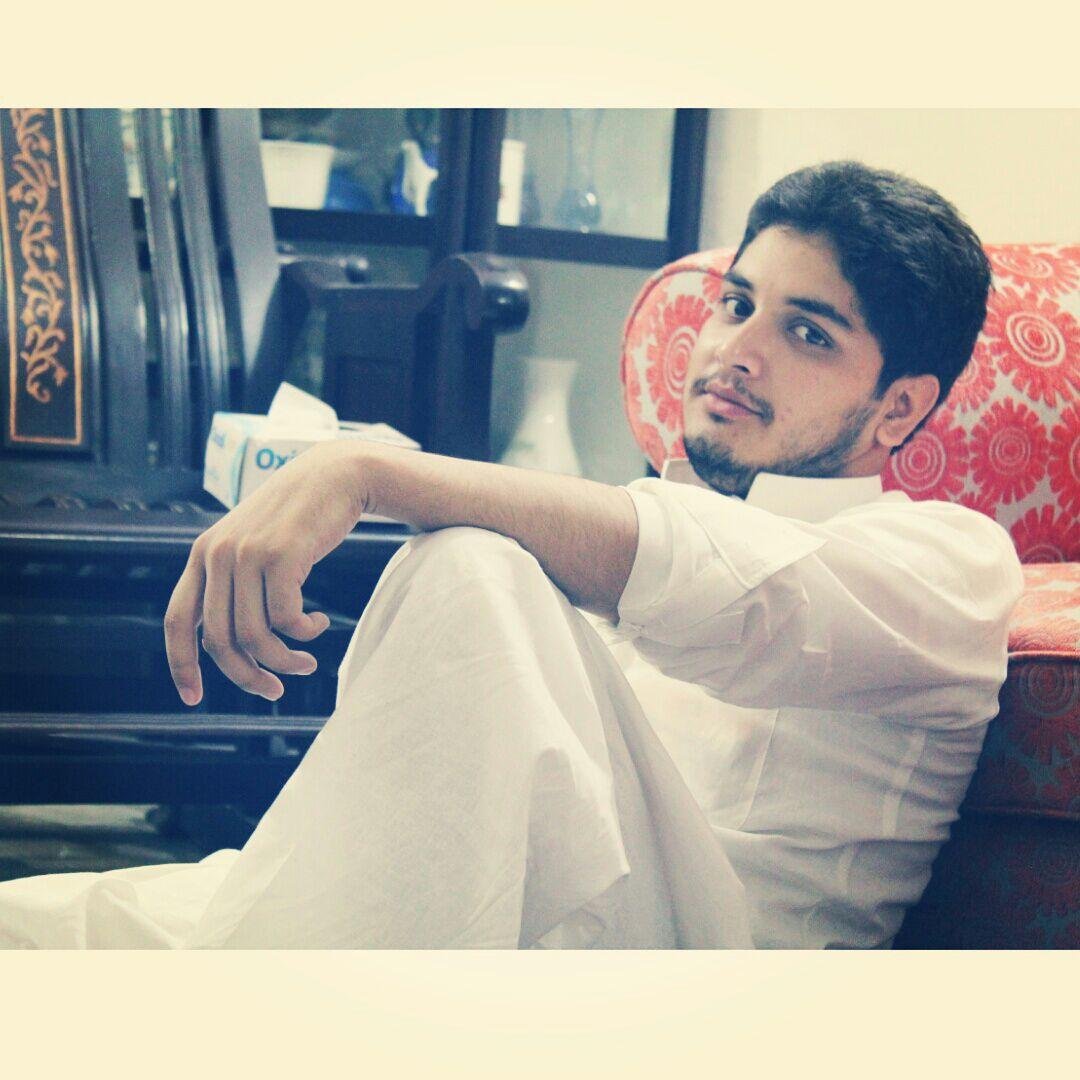 Ajab lutf aa raha tha deedar-e-dil lagi ka GHALIB K nazrain bhi Hum per thee aur parda bhi Humi se tha¨