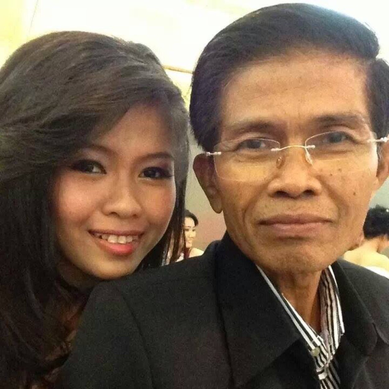 tessakhen's profile picture. 