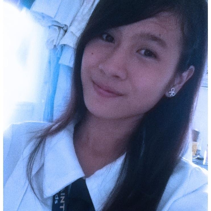 Hello| Swiftie | RED| Follow me on Instagram @aanneandress