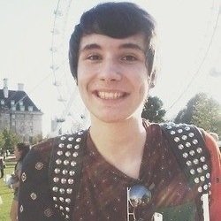 Angelica ~ 16 ~ professional fangirl ~ danosaur ~ phillion ~ 09.08.13 dan said ciao to me on younow ~ 04.27.14 i met tyler oakley, joe sugg and marcus butler