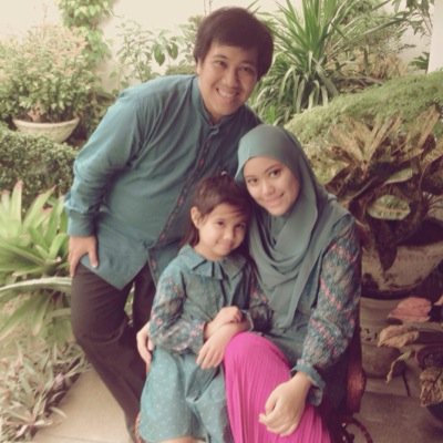 ♥As a wife of a great man and a very-proud mother of a wonderful daughter♥