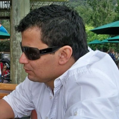 Comunicador Soc y Periodista. Esp en organizacional. Consultor en estrategia, reputación y crisis. Hipocondriaco, ansioso e incondiconal.