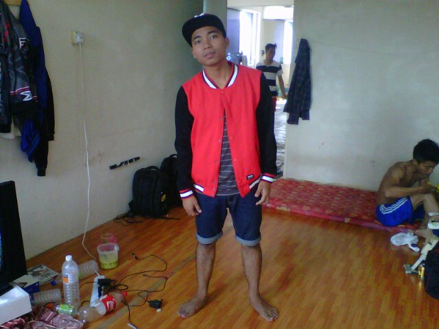 OutSIDer ku, outSIDer mu, outSIDer kita.