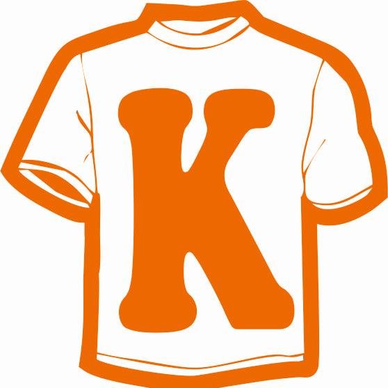 Tienda de camisetas personalizadas para peñas, negocios y particulares. Visitanos en la calle Paneras en Cáceres.