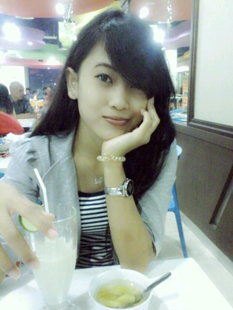 ♥ I just an ordinary girl who dreams of something extraordinary. Keep run and run to make  dreams comes true :) Bismillah ♥