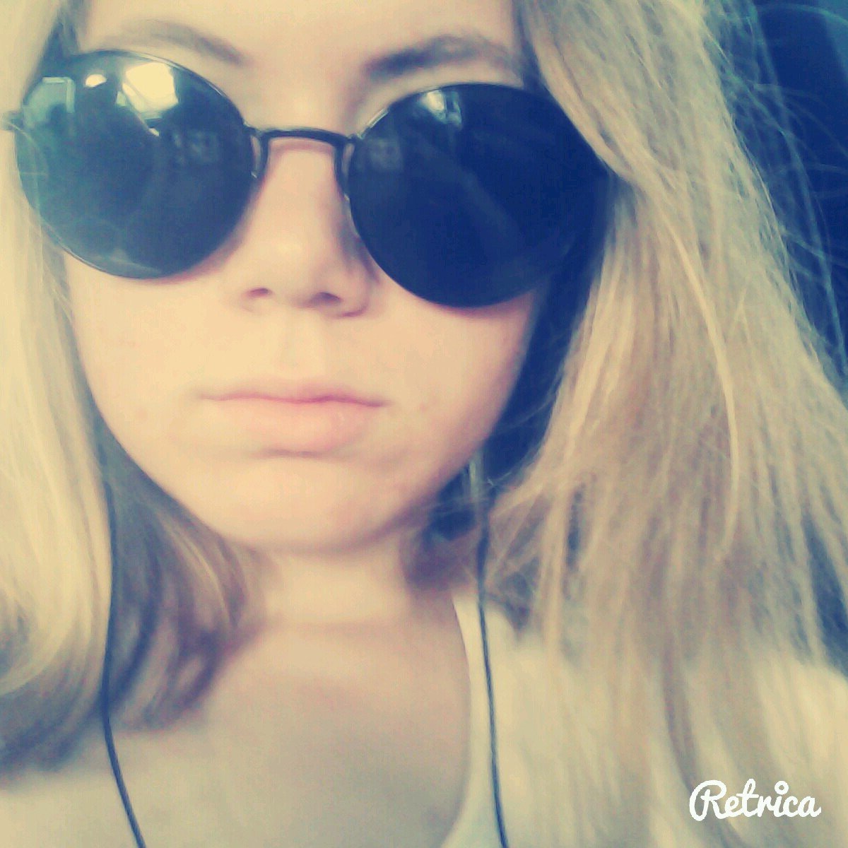 I want to play guitar. They tell me that I draw well , but I don't think so.
Fan of rock.
Hipsta , yo