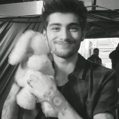 FOLLOW @ZAYNSMILESLIKE