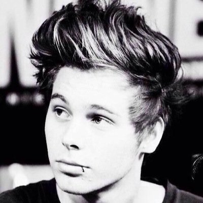 They do weird things, i love weird prople so i love @5sos..my fave is @luke5sos
