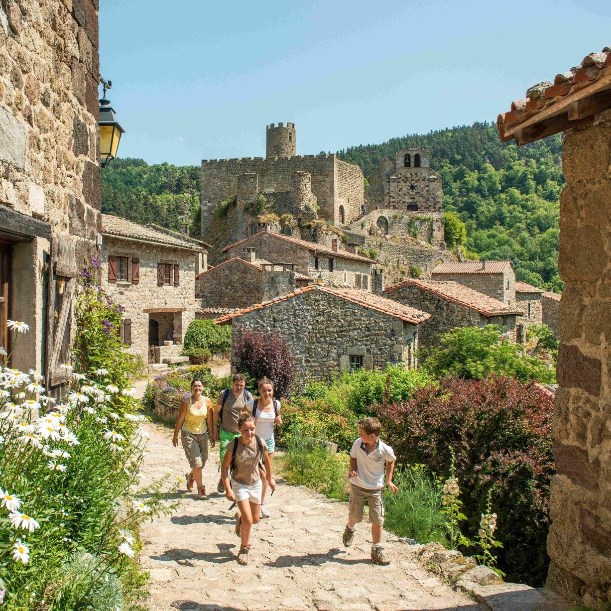 Ot_Rochebaron's profile picture. Page Twitter de l'Office de tourisme de Rochebaron à Chalencon, territoire des rêves d'eau et de pierres entre gorges de la Loire et plateaux du Velay.