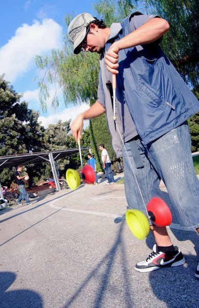 MakaicolProduct's profile picture. Amantes del ocio, ya sea deporte, malabarismos, cine o cualquier tipo de actividad aprovechable para un fin.