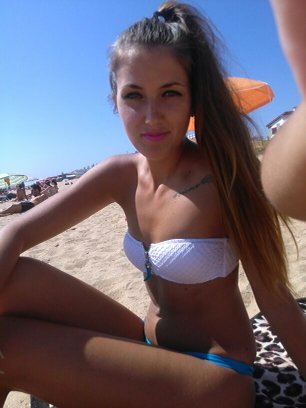 CintaVargas's profile picture. La vida no se mide más que en los paso que una da; huellas que marcan el pasado, caminos que recorres en el presente y pisadas que quedan por dar en el futuro.