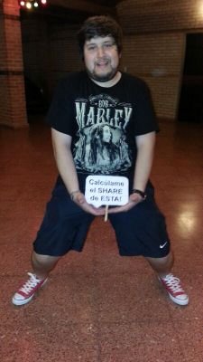 Marketero y estudiante en La Guapa!! El cielo es el techo papaaaa!