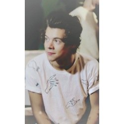 Please follow @fuxksziall for me x (: and rt the link in her bio itd mean so much x