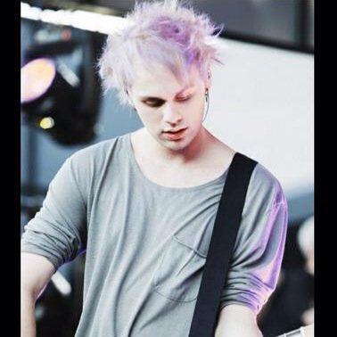 Jade is my kitty queen :3 Taken by the Queen. i do what i want im punk rock. ❤️Cal, Lukey, Ash❤️JADE❤️