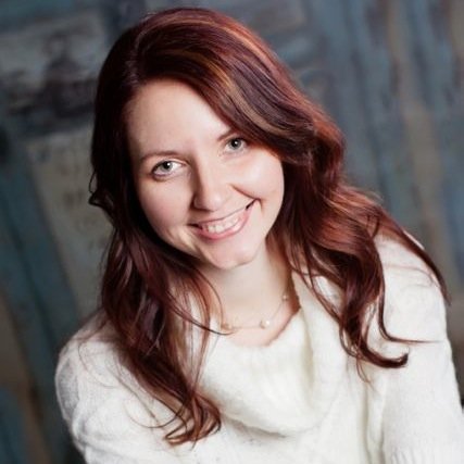Author person. Rom-com addict. Terrible at tweeting.