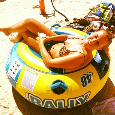 soabella's profile picture. La imperfección es belleza, la locura es un genio y prefiero ser absolutamente ridícula a ser absolutamente aburrida