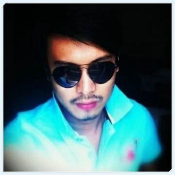 watcharff's profile picture. 