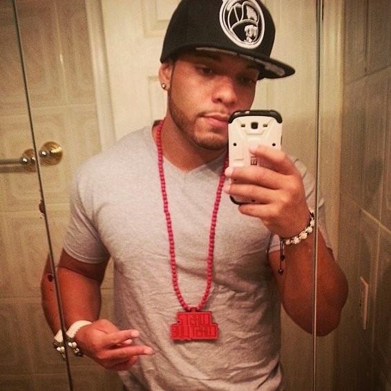 ★☆Music Producer/Actor/Public Figure★☆ ★Miami Native★ (A&R @ http://t.co/5Tw5GMUCnn) For Artist Song Submissions;★abel@coast2coastmixtapes.com★