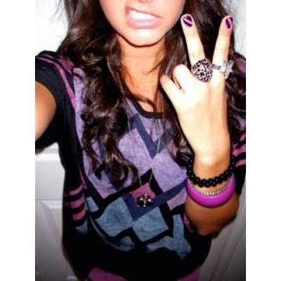 19 | sunshine state | aspiring hair stylist & make up artist | waitress | party girl | loving life | FSU fan | findin out who i am