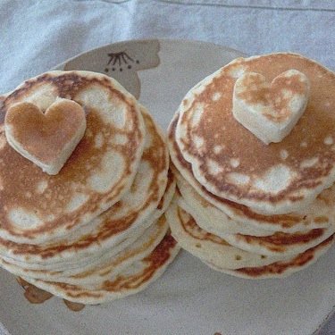 sadpetals__'s profile picture. daisies in her hair and demons in her head / 17 / 5'6 / UK