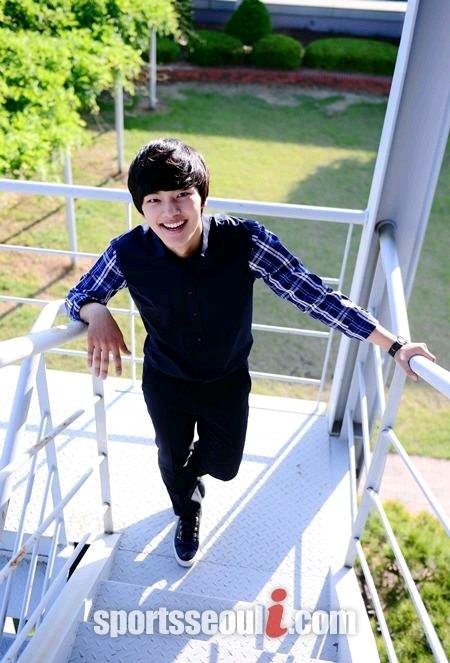 yofrong24's profile picture. 