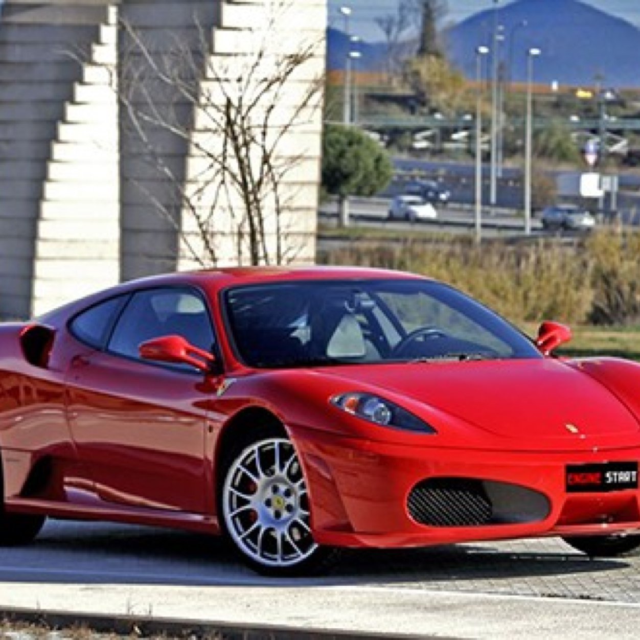 Conducir un Ferrari, Porsche, Hummer por la carretera con Engine Start.
Regala una experiencia única que nunca olvidará.