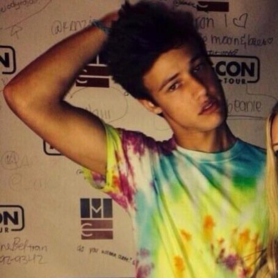 •Cameron Dallas smile is brighter than your future• Go follow @EmmaForestier and help her to get 4k followers
