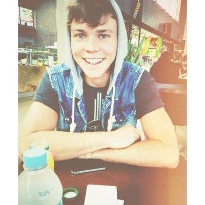 Larry shipper forever \One Direction\5SOS\Little Mix \ Miley\Follow Back\ Portugal\