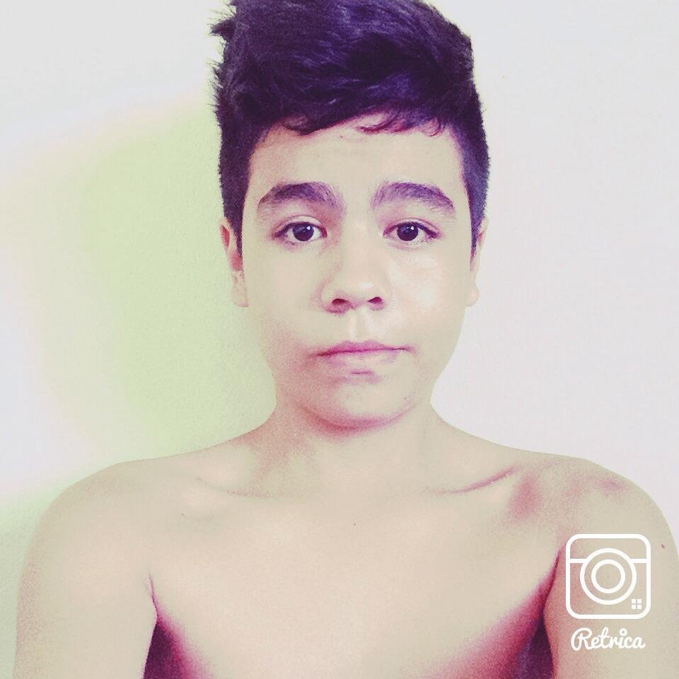 Hola, me llamo Daniel sígueme y te sigo. CUMPLO