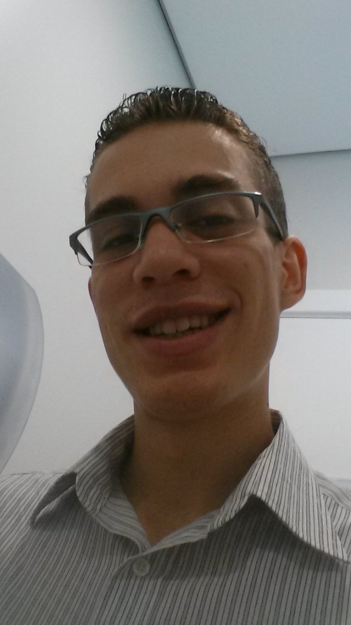 Servo do Rei dos Reis, filho do João da Cruz e da Salvadora, discípulo do Dani e da Ana, e membro apaixonado pela MCB, a melhor igreja do mundo. ^-^
