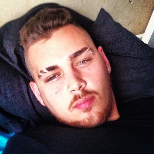 AmIRaL_BrOwWsEr's profile picture. #HOPE #ONELOVE #ONELIFE #FAMILLY