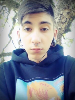 Se a vida fosse bela, todo dia teria sol,
todo mar teria onda, toda música seria
reggae e toda fumaça faria a cabeça.