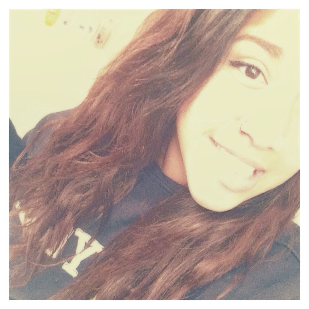The 1975 | One Direction & 5sos | Arctic Monkeys | P!nk | Nirvana |☽❍☾|http://t.co/m9h5NdVuLw | follow me on Instaa @kissyourfoes |