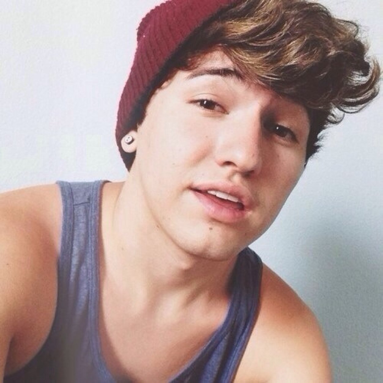 FollowBeauneeer's profile picture. 