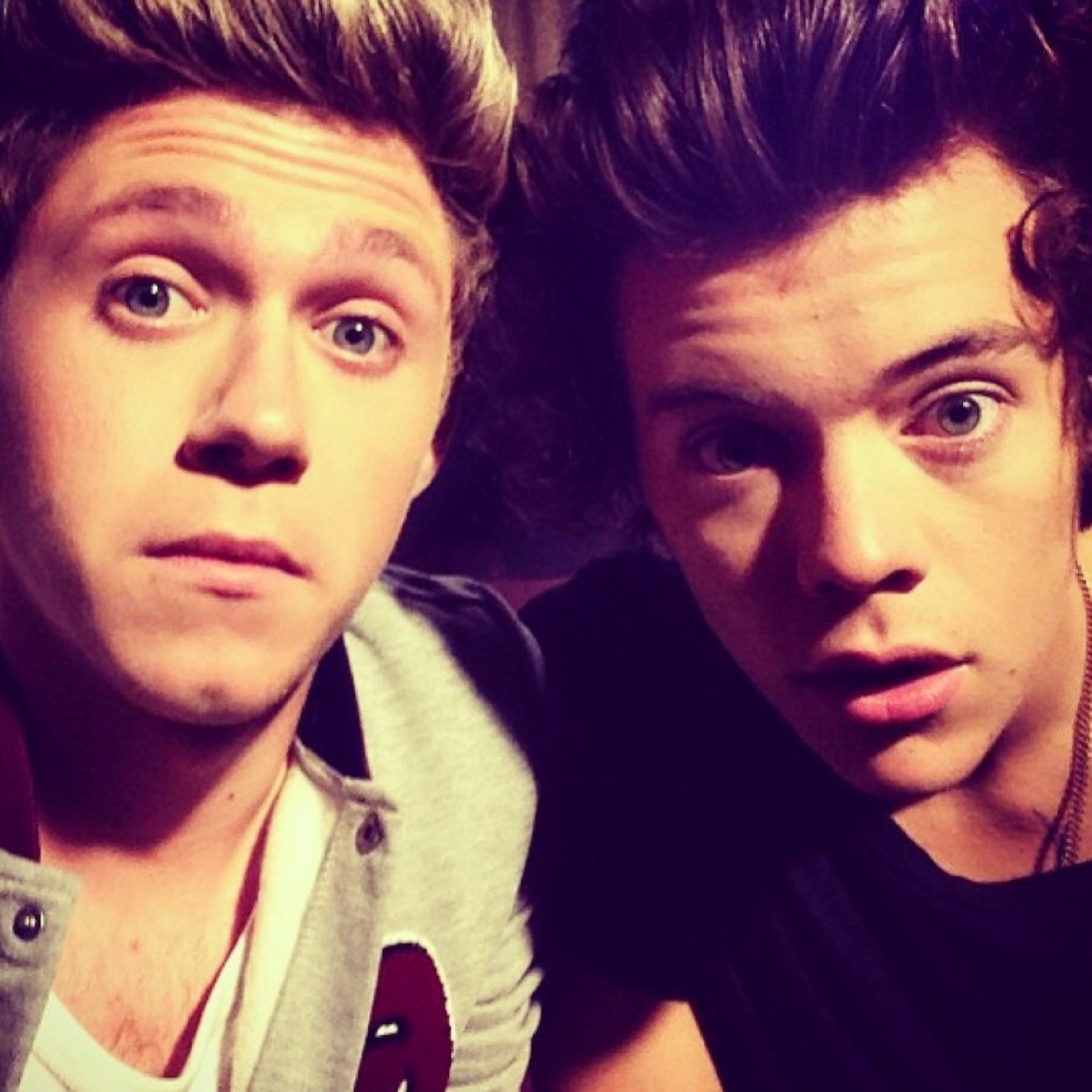 please follow @skybluestyless it would mean the world thanks xx
