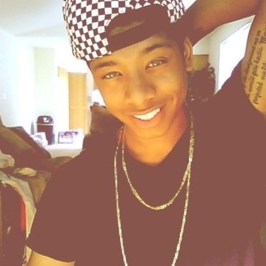 Follow me on instagram / @prettyboystann  \