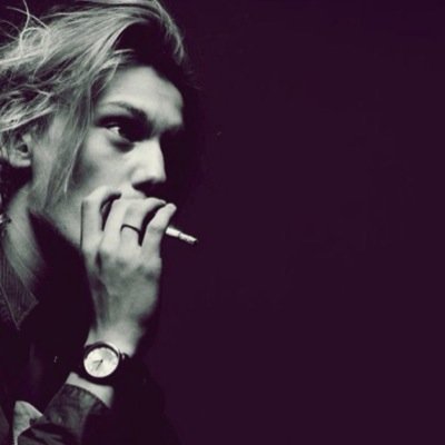 AstuteSuave's profile picture. All I am is a man, I want the world in my hands. [THG RP.]