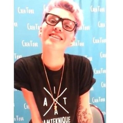 Follow @rickylawlorff please