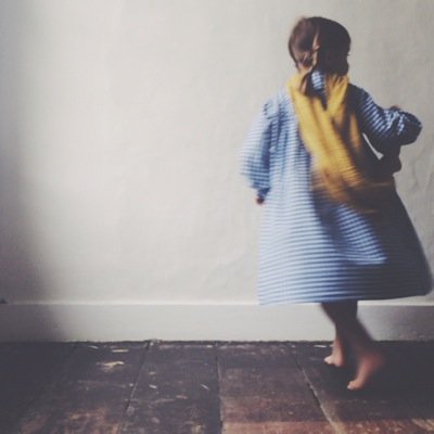 Mother, certified babywearing consultant, mixing woven wrap slings with a love of fashion, photography & styling. Trying to change the world one baby at a time.