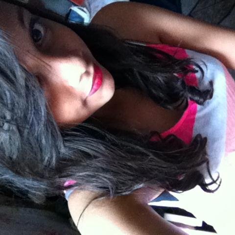 nadie escoge su amor, nadie el momento, ni el sitio, ni la edad, ni la persona!!! :$